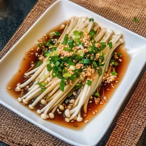 Enoki-Pilze mit Knoblauch- und Frühlingszwiebelsoße